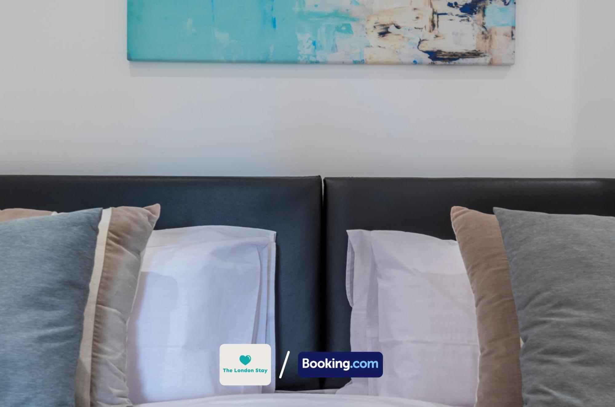 Serviced London,4 Bed House,sleeps 7 On 4 Or 7 Beds,4 Car Driveway,wifi,the London Short Let Heathrow,long Term Welcome Holiday home Hounslow